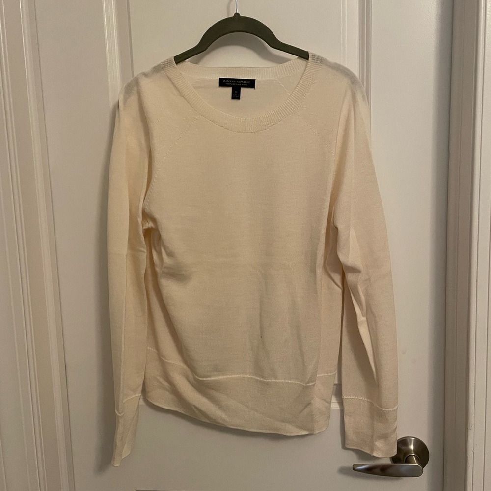 NWOT Banana Republic Factory Forever Merino Wool Sweater - Cream - Size M